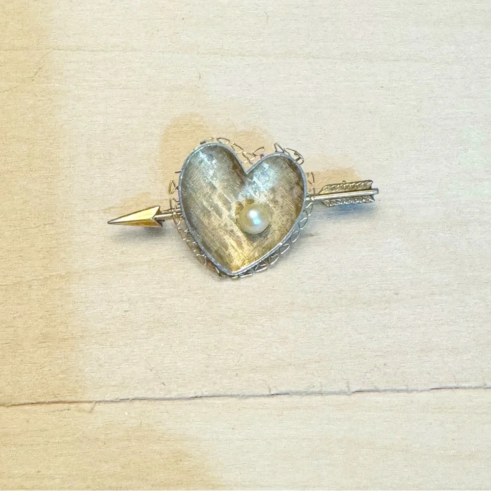 Vintage KREMENTZ Gold Heart Arrow Brooch White Faux Peal Gold Tone Ornate Trim